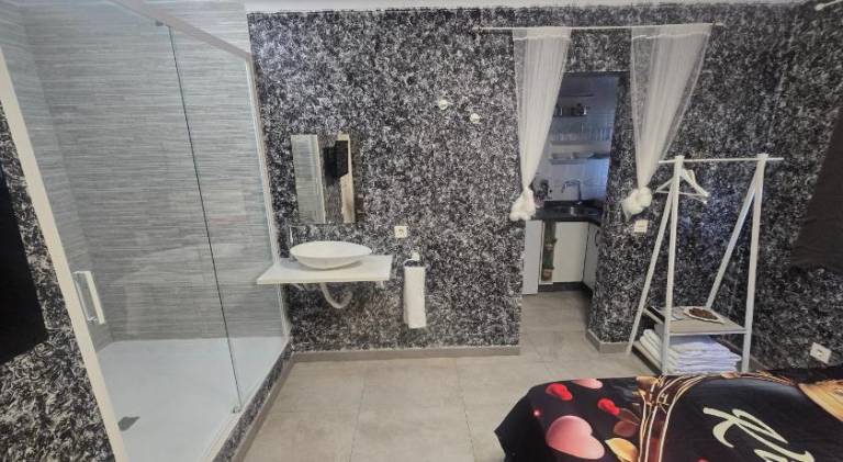 Rental apartment with jacuzzi — photo 2