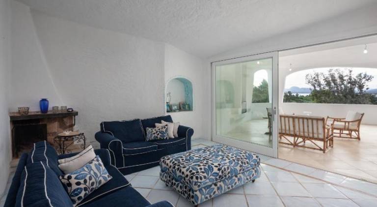 Serviced apartment with pool, patio & BBQ | Beach nearby | Pets allowed — photo 2