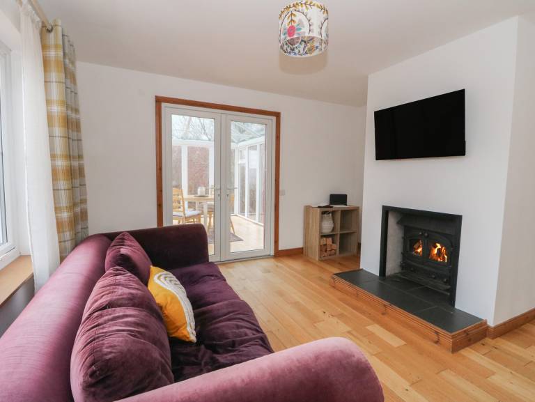 Family-oriented cottage with yard | Pets are welcome — photo 4
