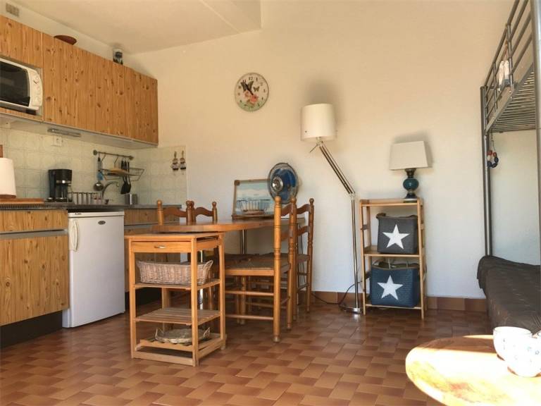 4-Person Villa in Port Leucate with Parking Near Beach — photo 5