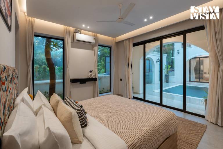 Villa with pool & garden — photo 2