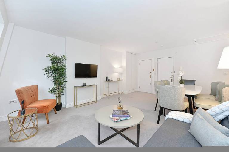 Cadogan Square Penthouse