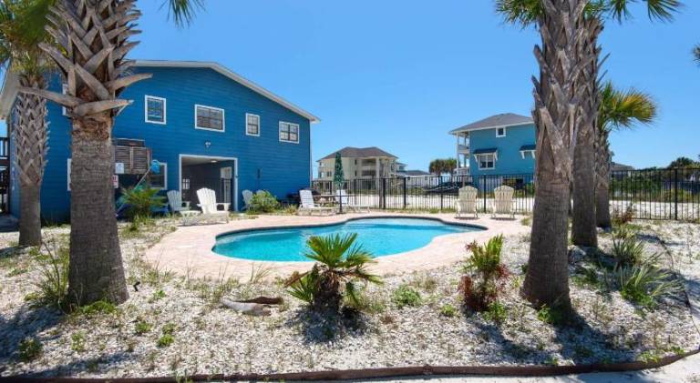 Ample house with pool | Beach nearby | Dogs allowed in Pensacola, FL