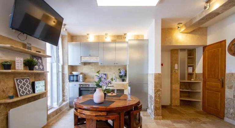 Apartment with 2 rooms for 4 persons in Dijon