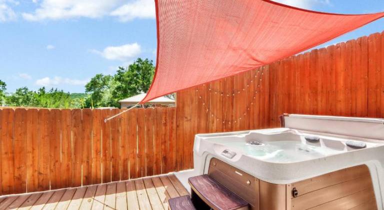Ample house with jacuzzi | Pets allowed in Canyon, TX