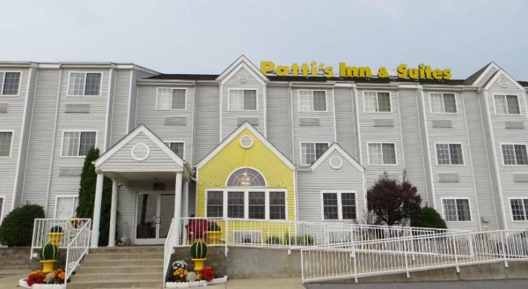 Patti's Inn and Suites — photo 3