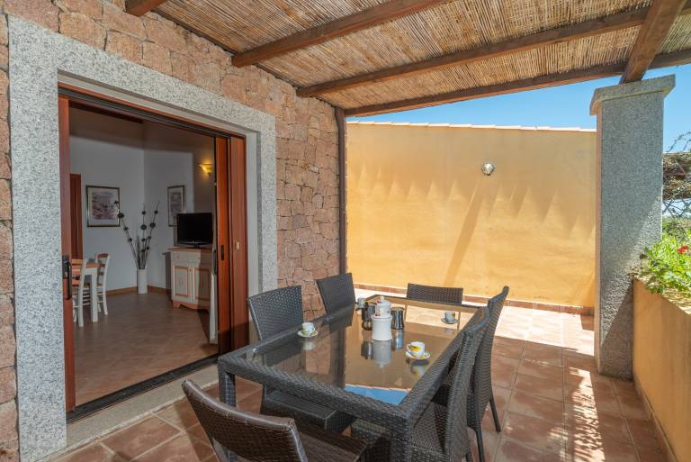 Fully equipped nice villa with fast internet, yard & patio | Garden view | Pets allowed — photo 3