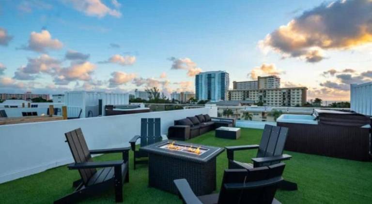 House | Next to the beach | Pets allowed in Pompano Beach, FL