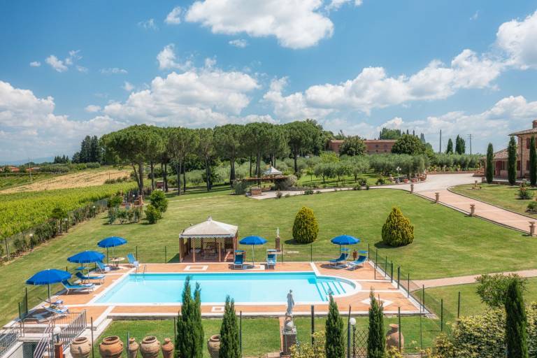 Villa with yard, private pool & barbecue — photo 4