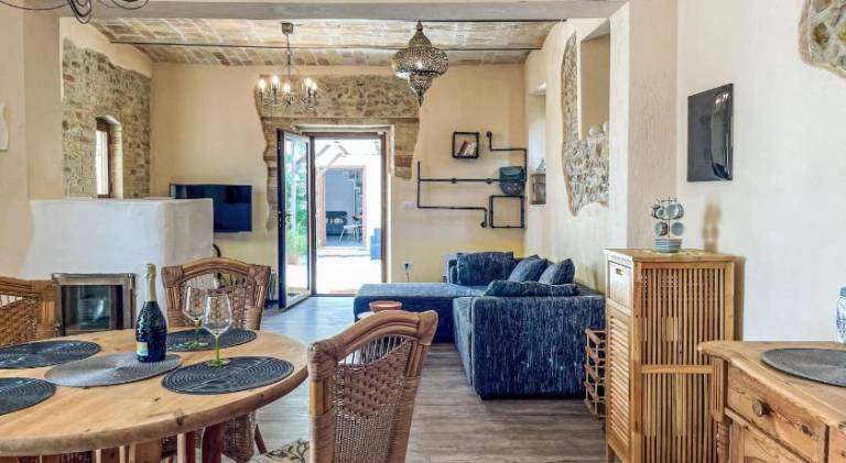 Wonderful holiday apartment with hot tub & pool | Pets allowed — photo 4