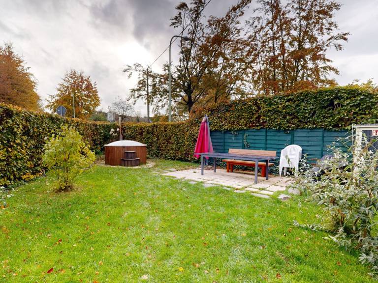 Vacation home with BBQ, garden & patio — photo 3