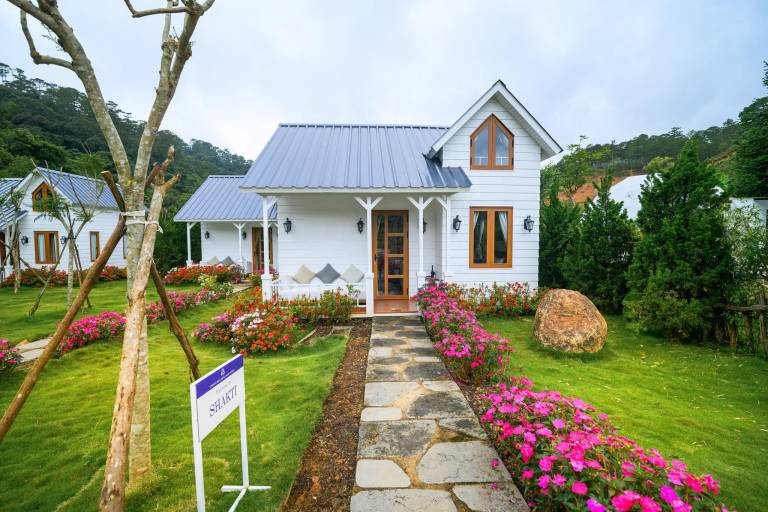 House with yard & barbeque in Da Lat