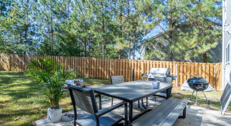 Vacation home with pool — photo 5