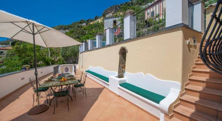 Villa with pool & jacuzzi — photo 4