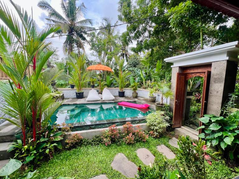 Nice villa with private pool, terrace & garden | Good for workation | Pets allowed in Tegallalang