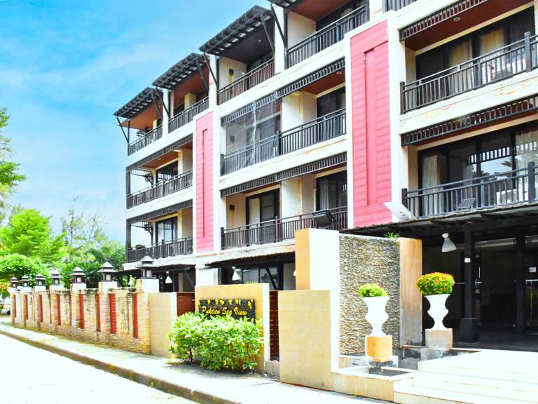 Serviced apartment with terrace in Phetchaburi