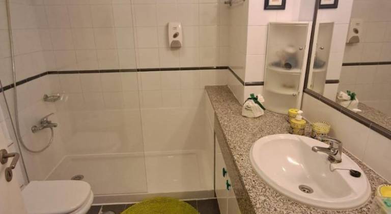 Pleasant apartment with pool, patio & BBQ | Next to the beach | Pets allowed — photo 2