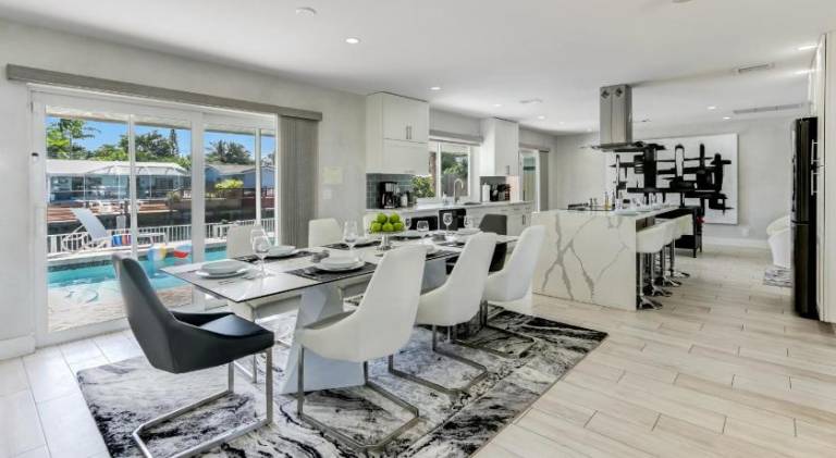 House with pool in Fort Lauderdale, FL