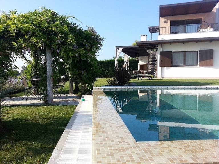 Villa with private pool, garden & patio | Pool view — photo 2