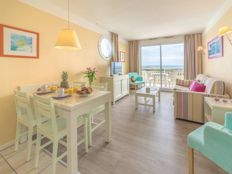 Holiday apartment with terrace, garden & heated pool | Sea view — photo 2