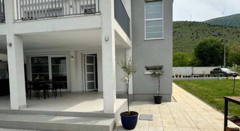 Villa with pool — photo 5