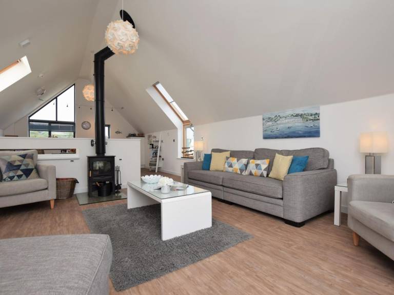 Cottage with garden & hot tub | Water view in Bideford