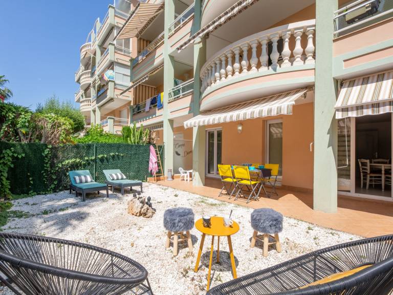 Holiday apartment with garden & terrace — photo 2