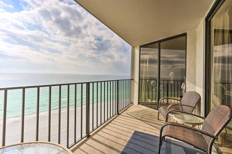 Idyllic PCB Condo w Pool Access & Ocean Views