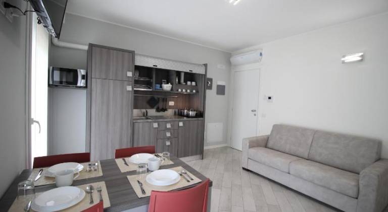 Serviced apartment with yard | Pets are welcome — photo 3