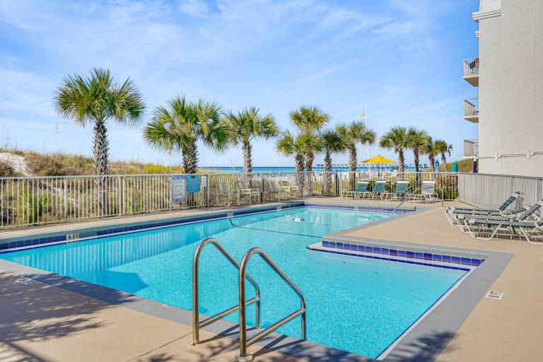 Prime Beach Access & Gulf-View Balcony! PBC Condo — photo 2