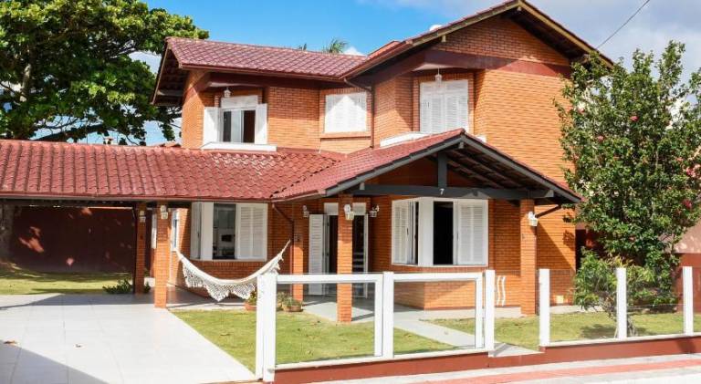 150 m&sup2; Villa