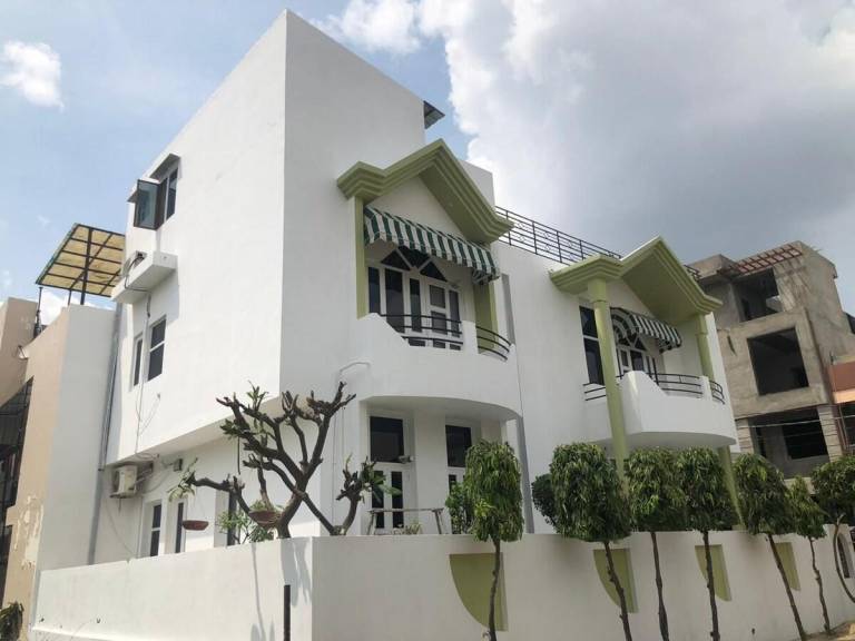 604whiteHouse by Blissful stays (entire bunglow) — photo 4