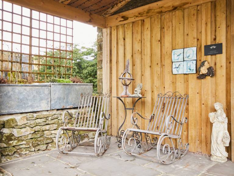 Cottage with pool & garden — photo 2