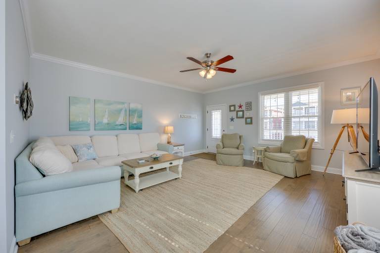 Townhome w/ 2 Decks: Walk to Ocean! — photo 5