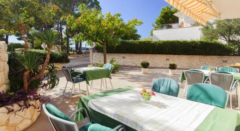Rental apartment with patio & garden — photo 3