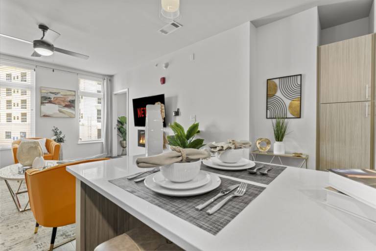 Apartment with pool — photo 4