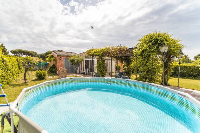 Children-friendly pleasant house with grill, pool & yard | Pet-friendly in Valladolid