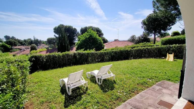 Holiday apartment with garden — photo 2