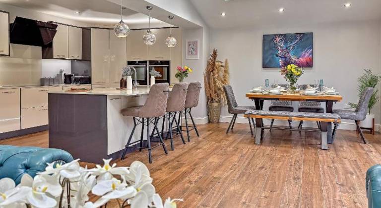 Vacation home with 4 rooms for 8 persons in Luton