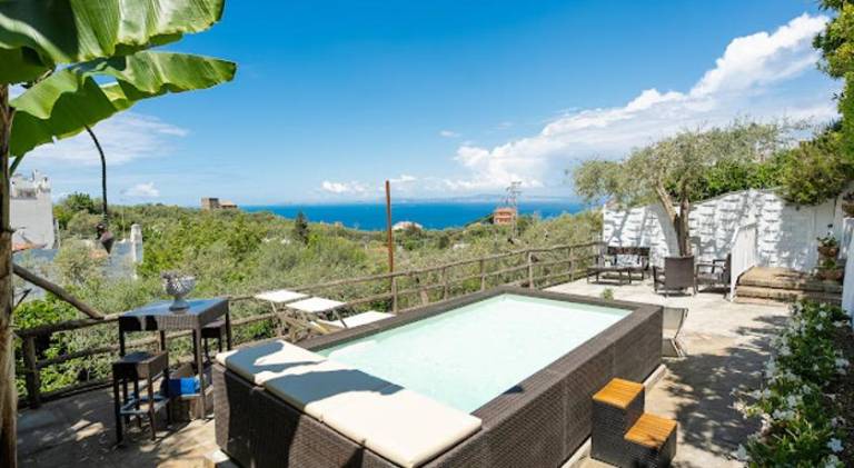 Villa with pool & hot tub | Pets are welcome — photo 3