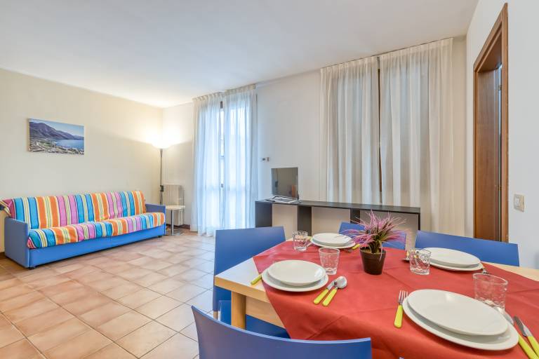 Holiday apartment with patio | Mountain view in Porlezza