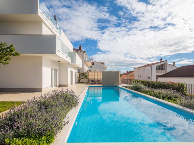 Wonderful house with barbeque, private pool & patio | Pets are welcome — photo 4