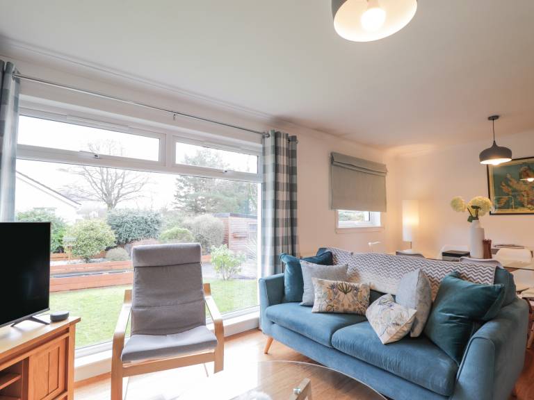 Child-friendly cottage with yard | Dogs allowed — photo 3