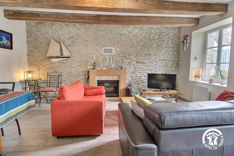 Gite with yard & terrace — photo 2