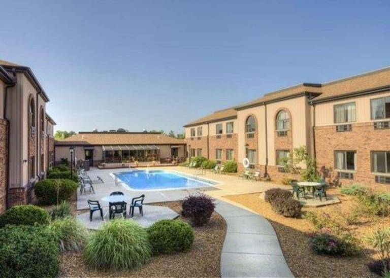 Quality Inn & Suites Marion — photo 2