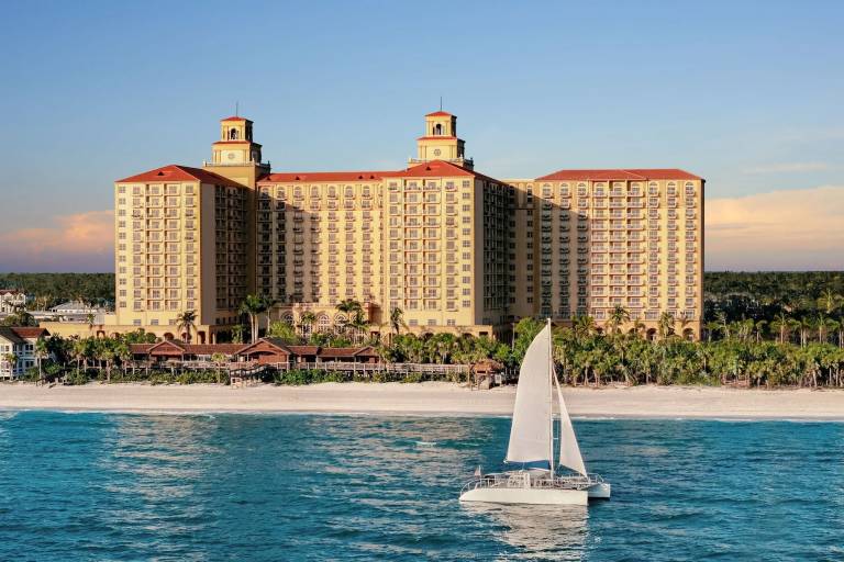 Resort  Pelican Bay