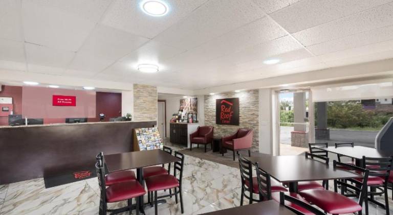 Red Roof Inn Lenoir — photo 3