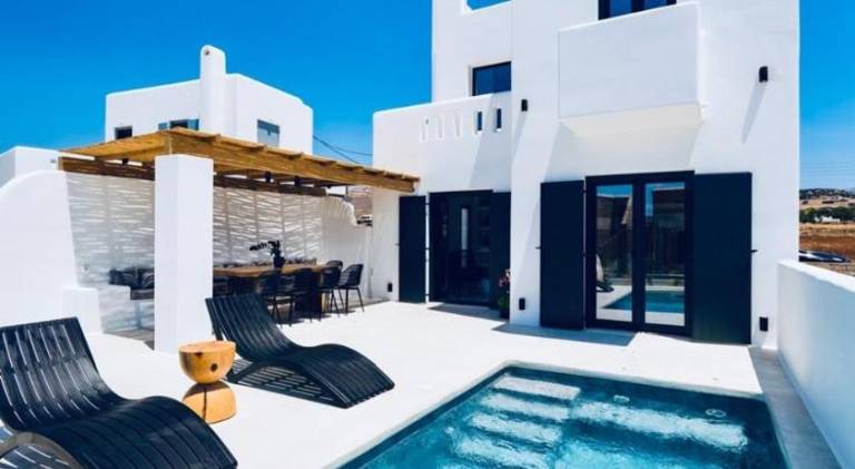 Villa with yard, terrace & private pool in Naxos