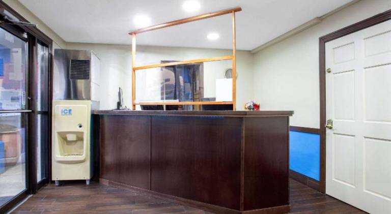 Travelodge by Wyndham Richmond IN — photo 5