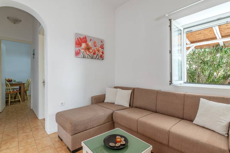 Family-oriented nice vacation home with fast internet, terrace & BBQ | Mountain view | Dogs allowed — photo 4
